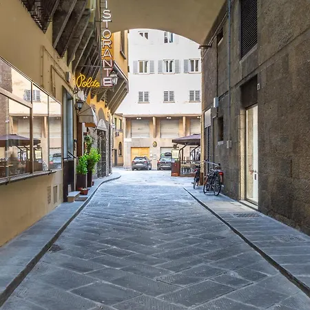דירה A Stones Throw From The Uffizi, Ponte Vecchio, Duomo, Piazza Pitti פירנצה